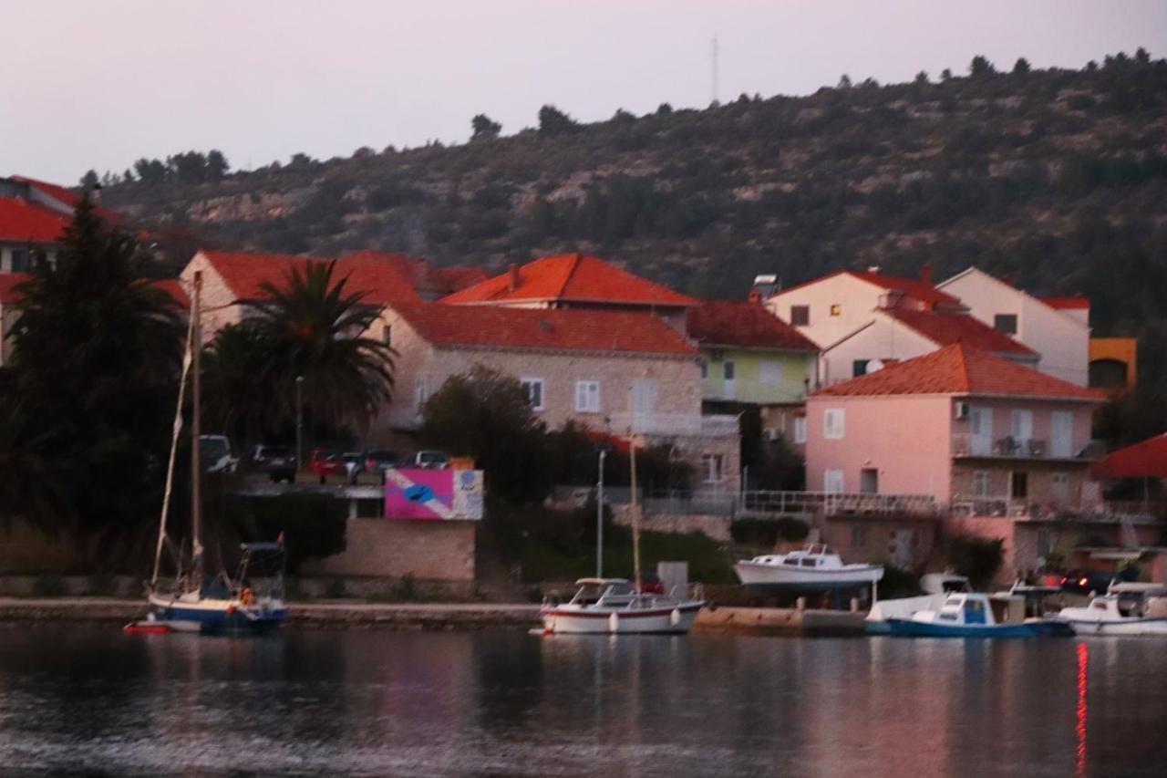 Seaside Apartment Franica Vela Luka Exterior photo